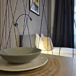 Apartment Bird 8 *