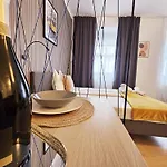 Bird 8 * Klagenfurt am Woerthersee