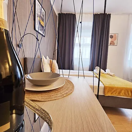 Bird 8 * Klagenfurt am Woerthersee